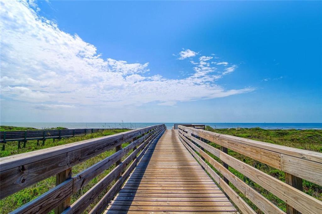 Ec203 Newly Remodeled, One Bedroom, Second Floor Condo, Shared Pool, Grills And Boardwalk Port Aransas Eksteriør bilde